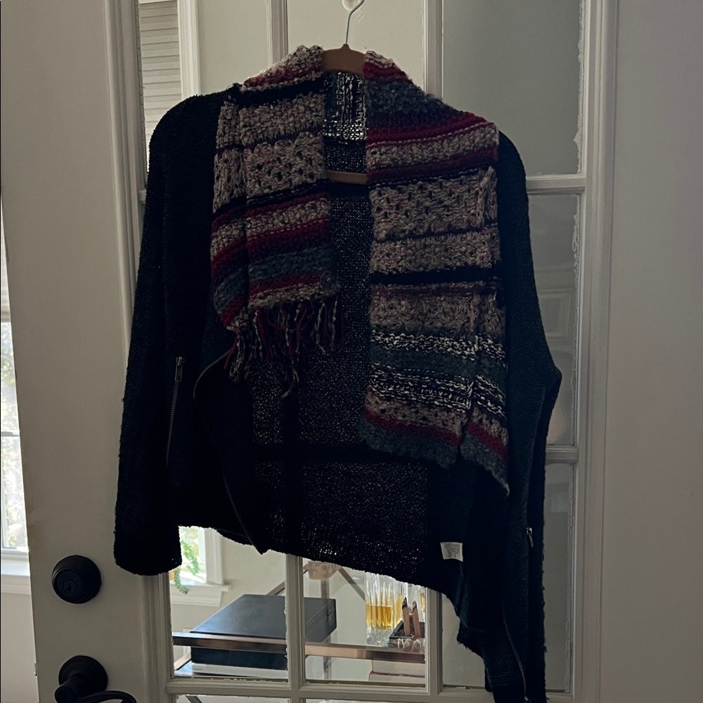 Elegant Black Cardigan with Multicolor Scarf